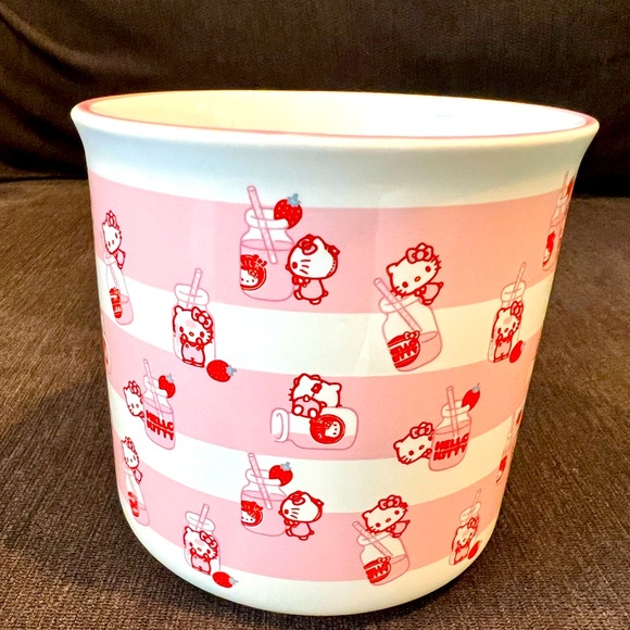 Hello Kitty Strawberry Milk Ceramic Camper Mug - Picture 4 of 5